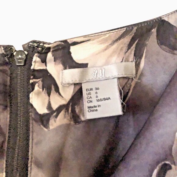H & M Dress Sz 6 Floral White Gray Black Sleeveless Silky Fit & Flare Fall - Picture 4 of 8